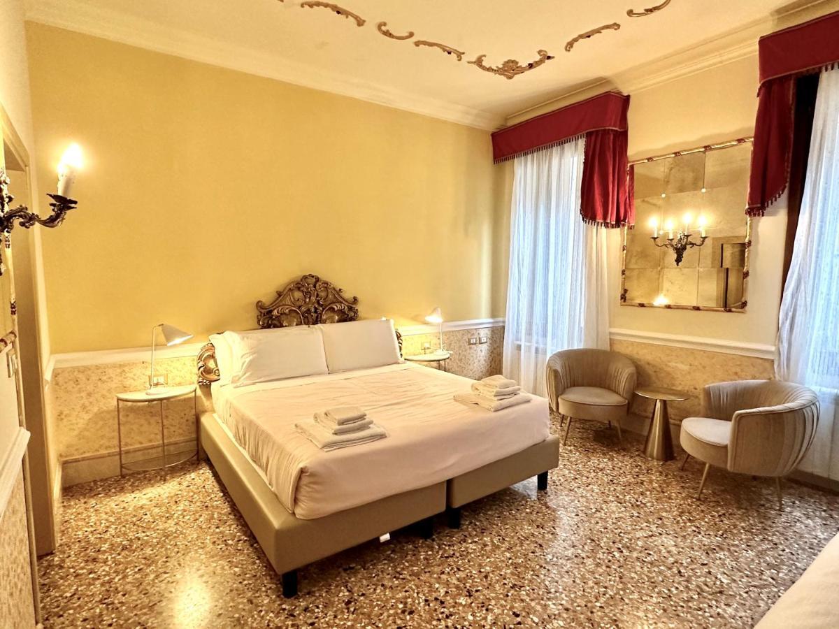 Casa Alla Fenice Venesia Bagian luar foto