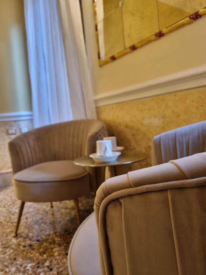 Casa Alla Fenice Venesia Bagian luar foto