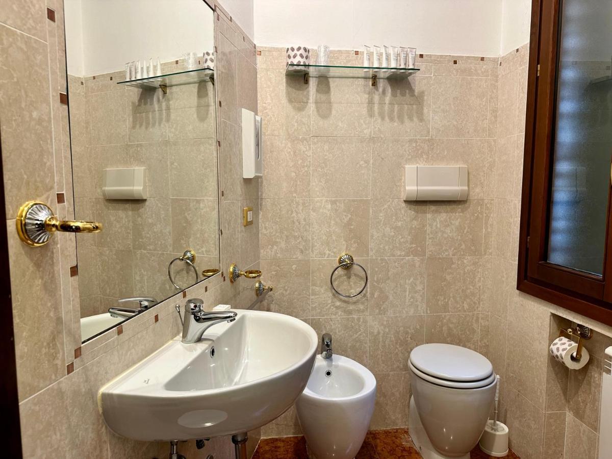 Casa Alla Fenice Venesia Bagian luar foto