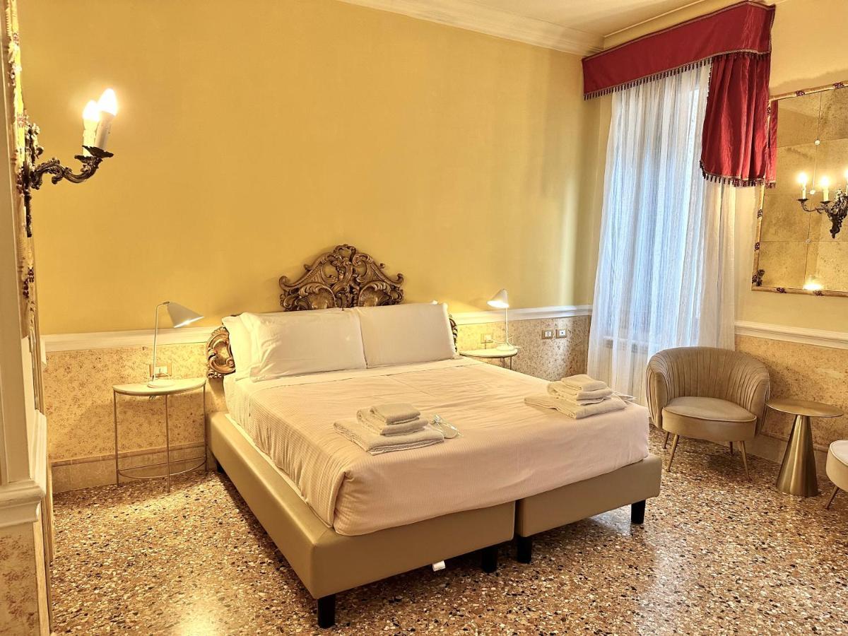 Casa Alla Fenice Venesia Bagian luar foto