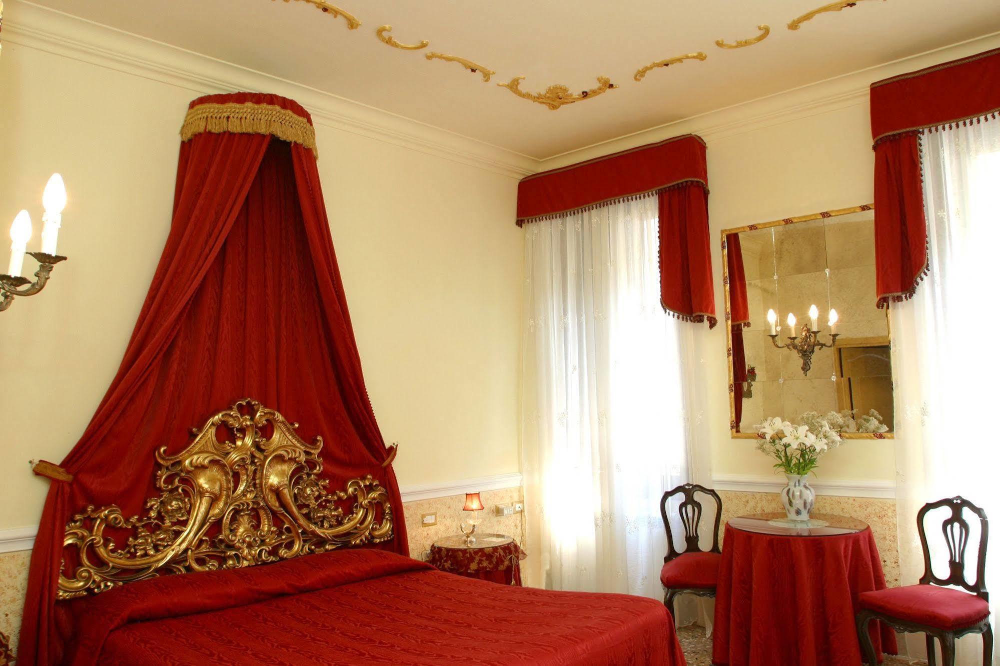 Casa Alla Fenice Venesia Ruang foto