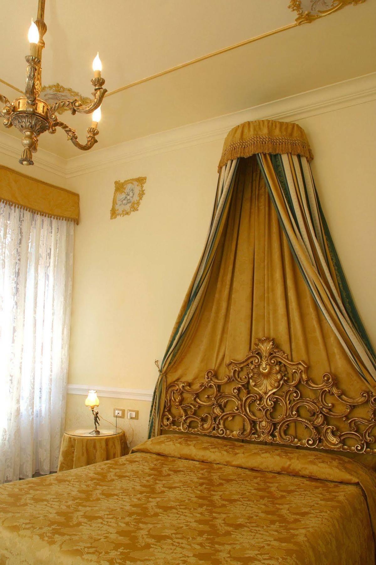 Casa Alla Fenice Venesia Bagian luar foto
