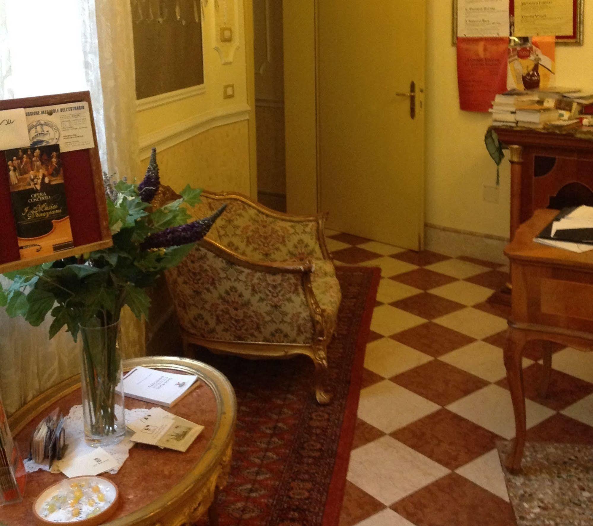 Casa Alla Fenice Venesia Bagian luar foto