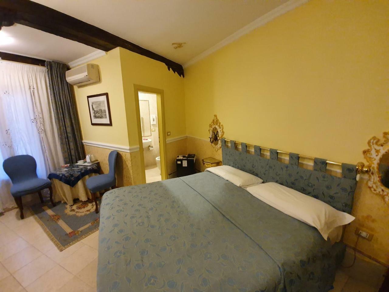 Casa Alla Fenice Venesia Bagian luar foto
